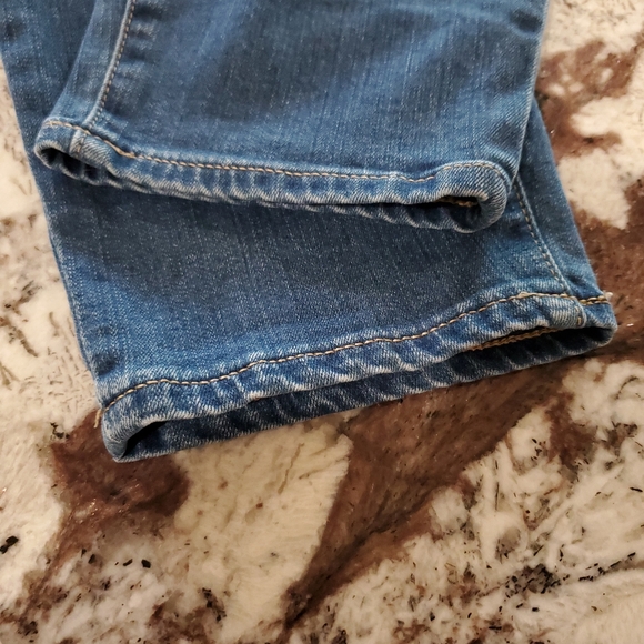 Two by Vince Camuto Jeans - Picture 6 of 17